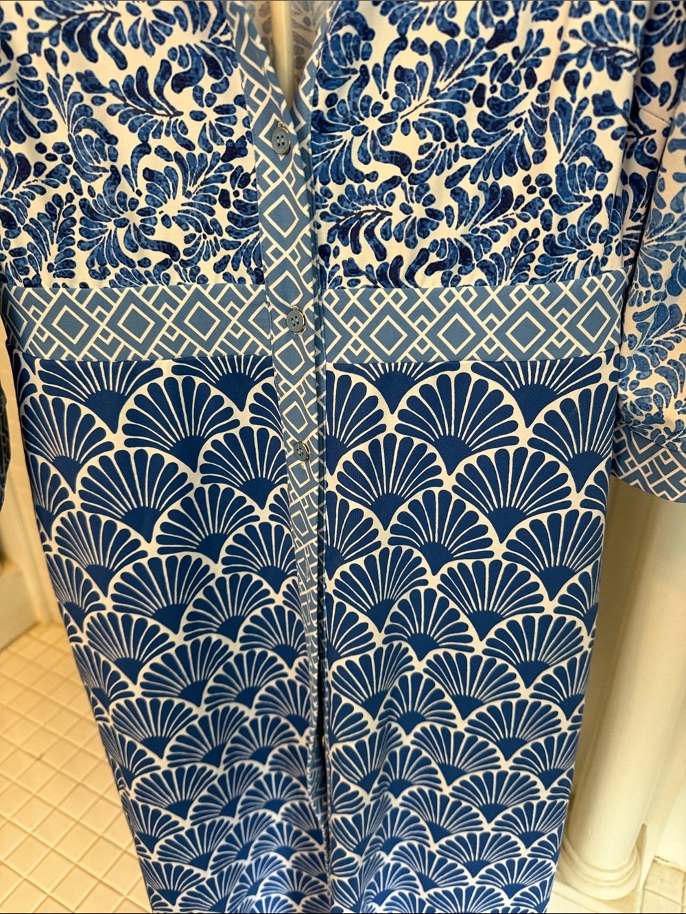 J. McLaughlin Kailyn contrasting  Pattern  shirt dress- worn once - Picture 4 of 8